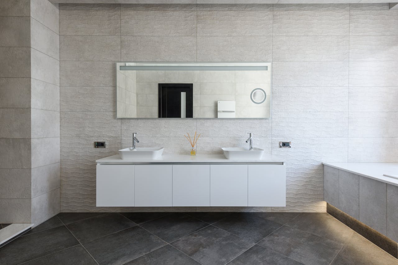 pose carrelage salle de bain par plombier Noventis Groupe à Bastia